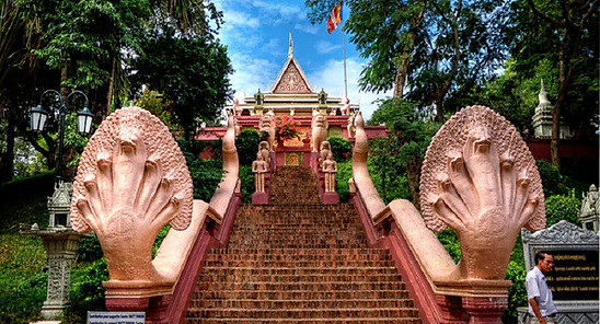 Wat%20Phnom.jpg